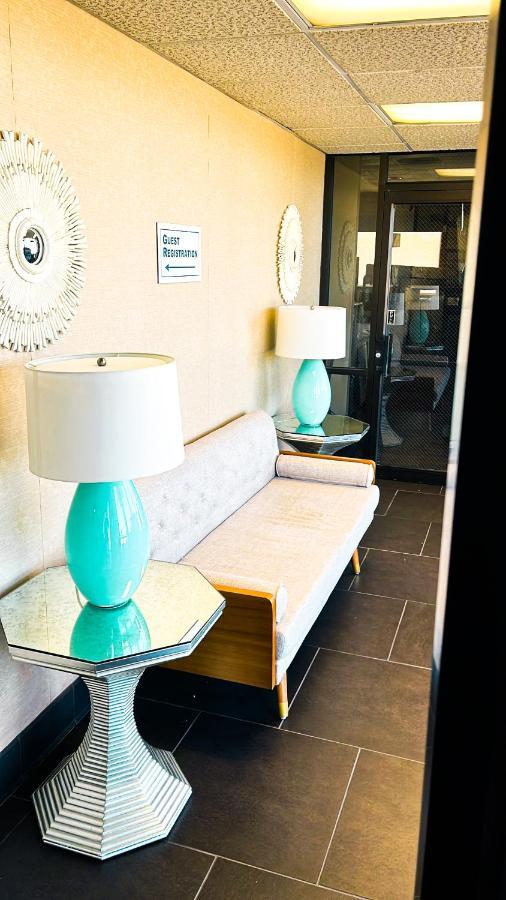 Eleven Boutique Hotel Llc إمبوريا المظهر الخارجي الصورة